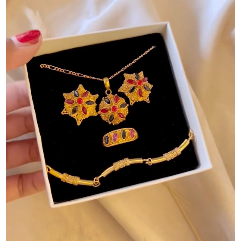 set bali mewah kalung,anting,cincin dan gelang