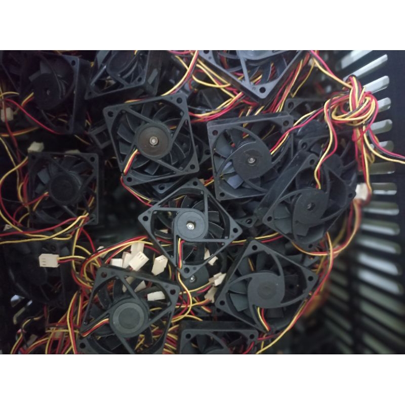 FAN DC 12V 6CM FAN DC SPEED FAN DC 12V 6×6 tebal 15mm FAN DC 12V 6CM 3 PIN 3 WIRE readi abangkuh.