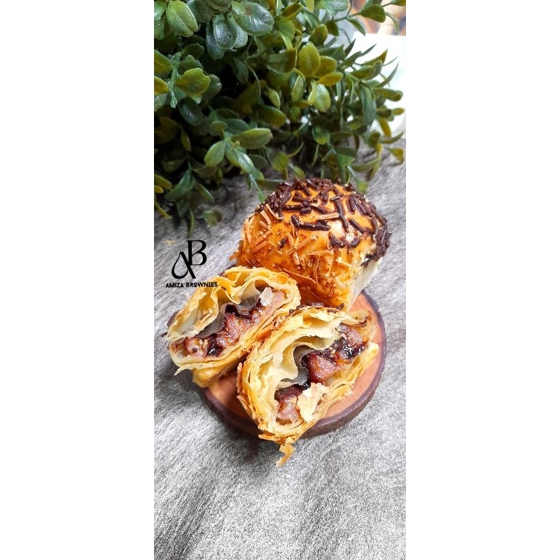 

BOLEN PISANG KEJU COKELAT LUMER PREMIUM 10PCS