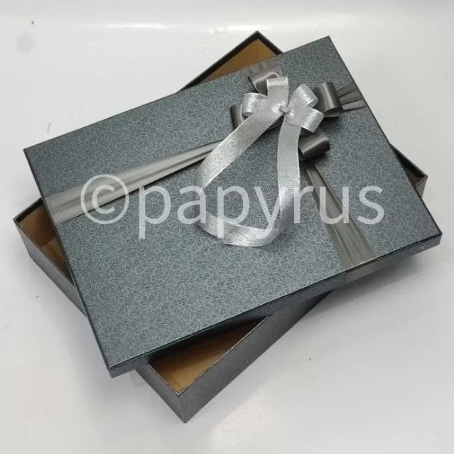 

PAPYRUS 30x40 Tinggi 10cm Kotak Kado Gift Box Hadiah V1