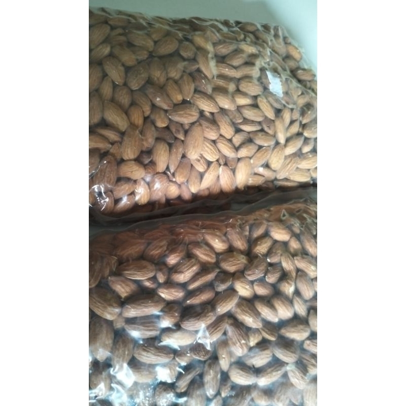 

Kacang Almond Mentah Kupas | 1 Kg