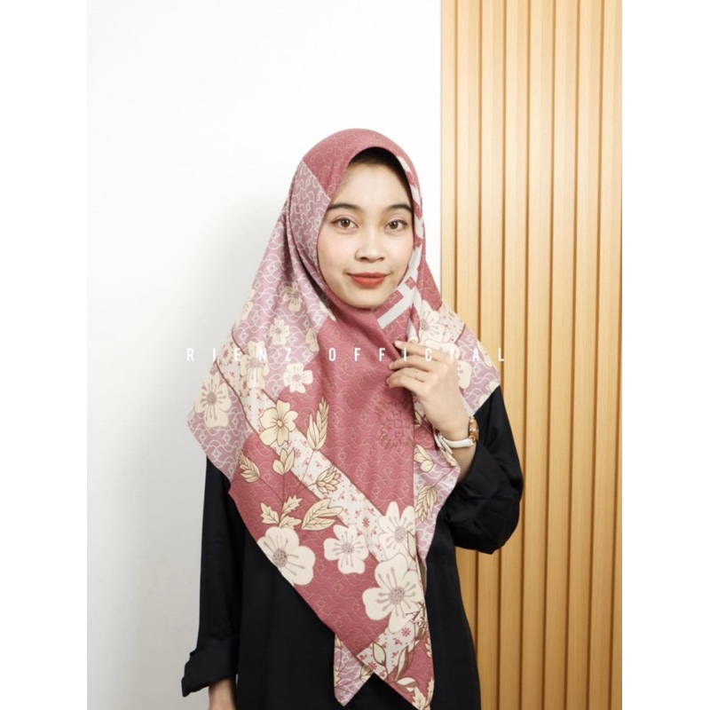 OSAKA AZARA//HIJAB FASHION//SEGIEMPAT MOTIF