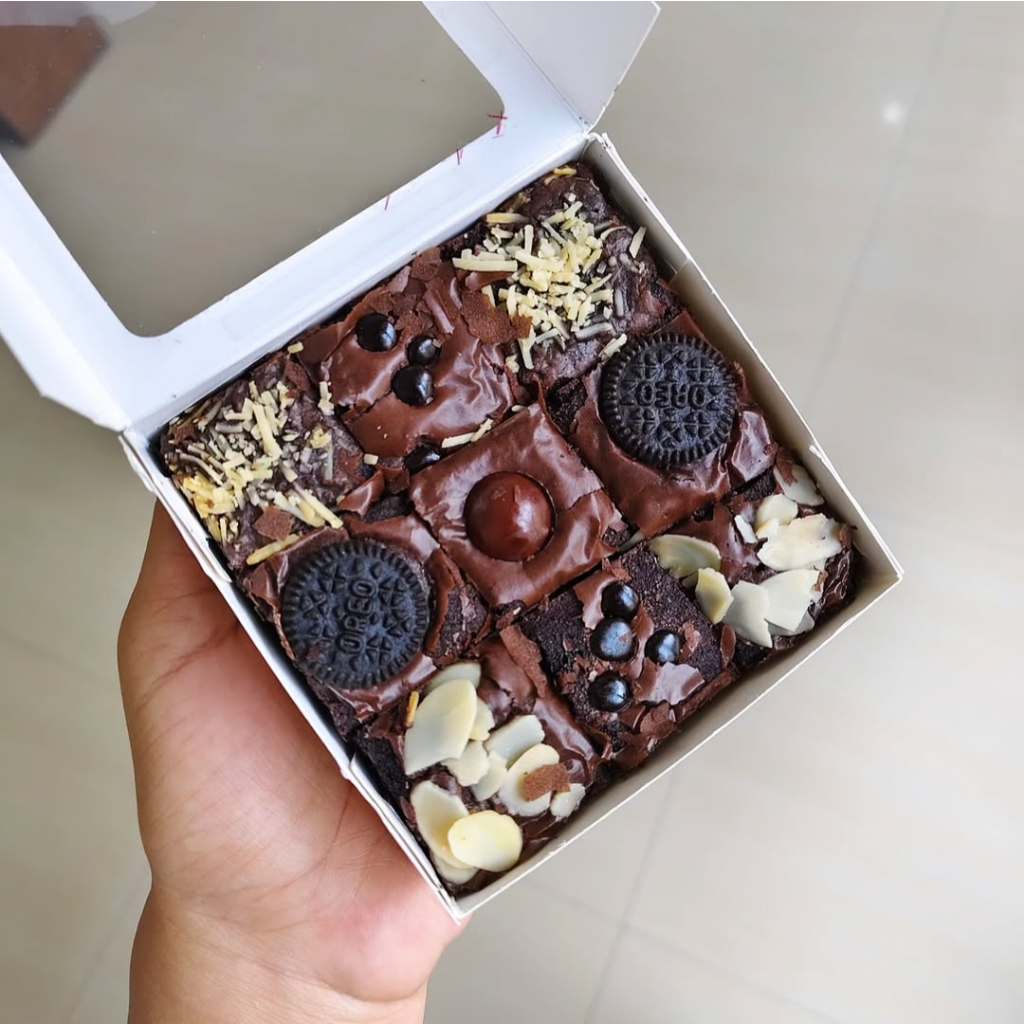 

Brownies ukuran 10*10 (5 topping premium)
