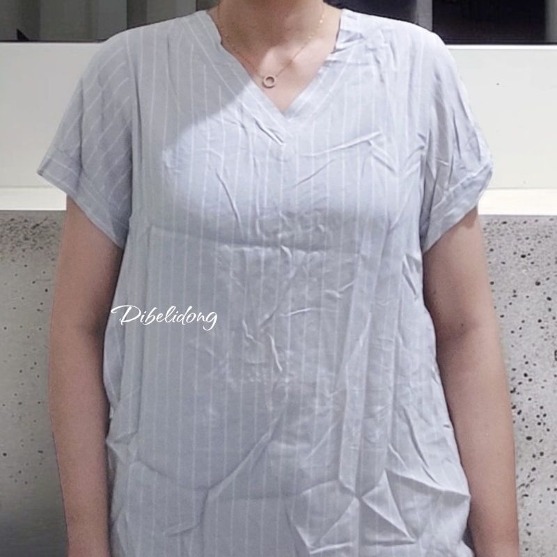 Baju blouse wanita abu kerah v size M
