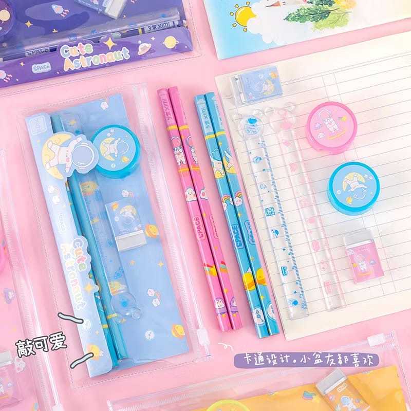 

Stationery Set 5in1 Karakter Lucu Astronot Anak Sekolah Warna-Warni Alat Tulis Mini Set Ziplock Pensil Penghapus Penggaris Peraut
