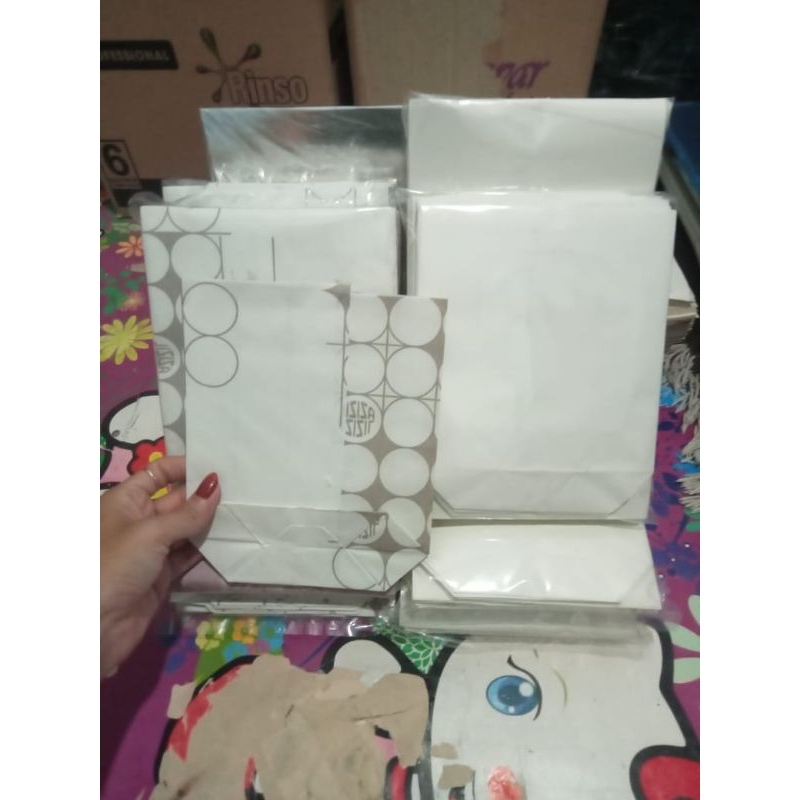 

( isi 100pcs)bungkus gorengan freschiken bermotif campur UK kecil 14x17cm