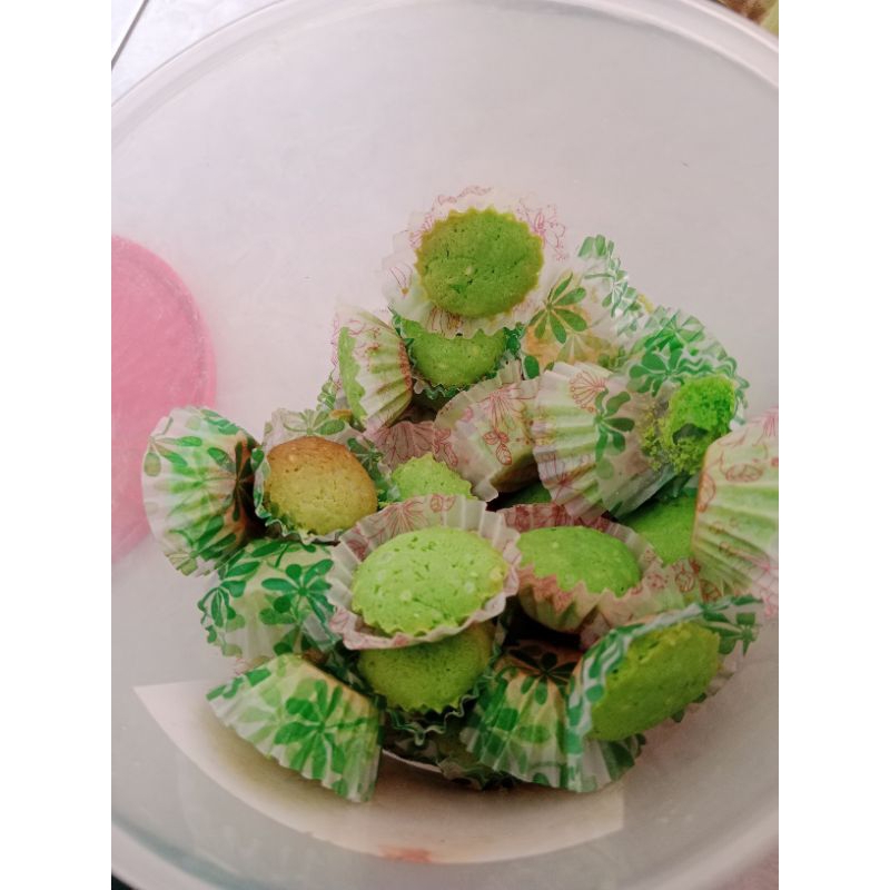 

kueh bolu kering