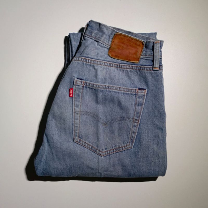 501 Light Blue Jeans second original