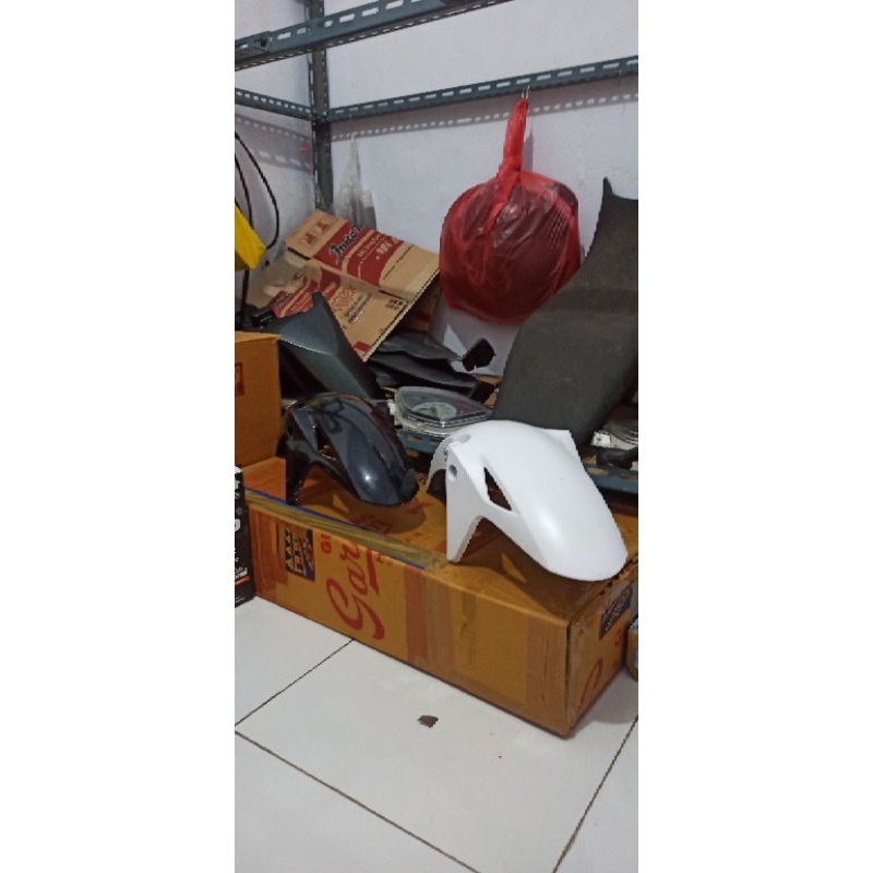 SLEBOR BELAKANG CB 150 R OLD 2013