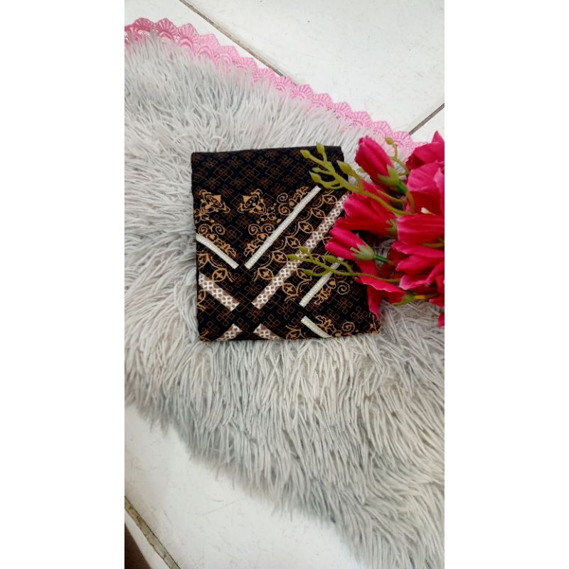 segiempat Umama original miracle motif hitam hijab segiempat motif terbaru