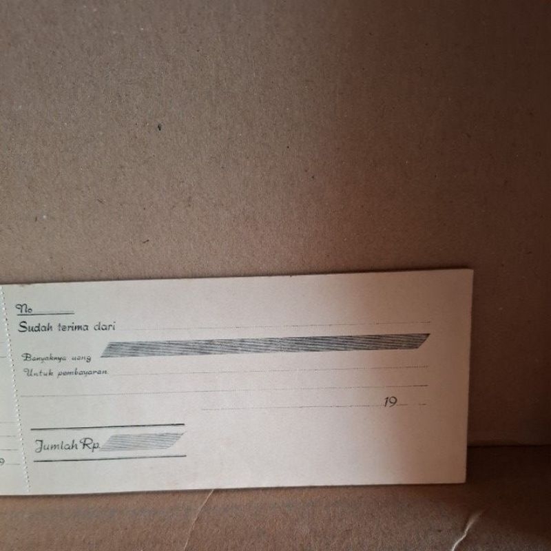 (per lembar)  kuitansi jadul tahun 19... (16cmx 7.5cm)