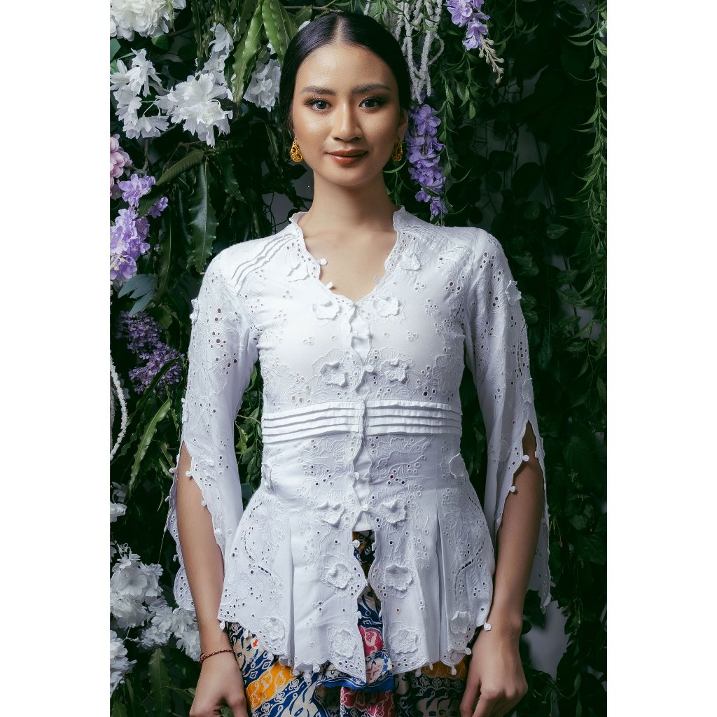 Uluwatu Lace - Thunlis Kebaya