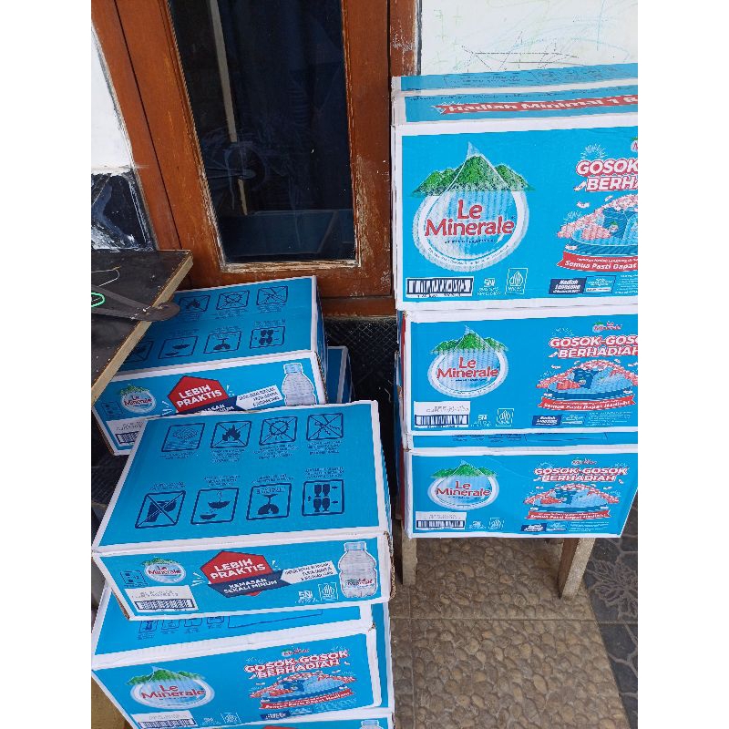 

le minerale kemasan 330 ml per dus isi 24 btl