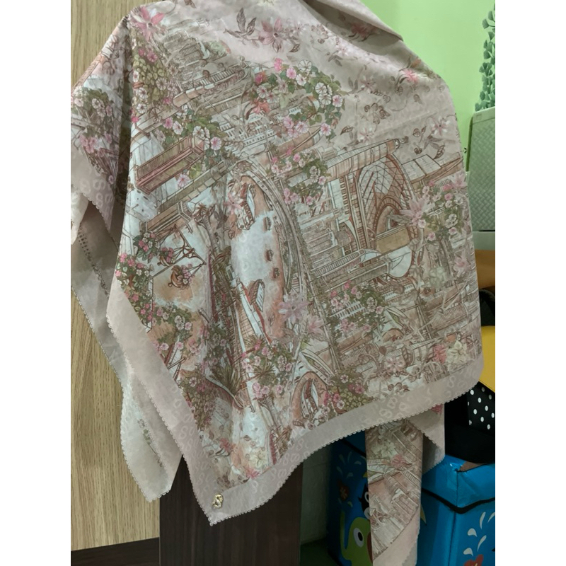 PRELOVED BUTTONSCARVES DUBAI 2 SAFARI BELOM PERNAH PAKAI SAMA SEKALI BARU DICUCI AJA
