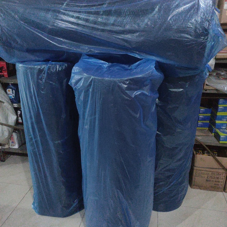 

Bubble Wrap hitam polos tanpa merek berat fuel(3kg) khusus pengiriman gojek