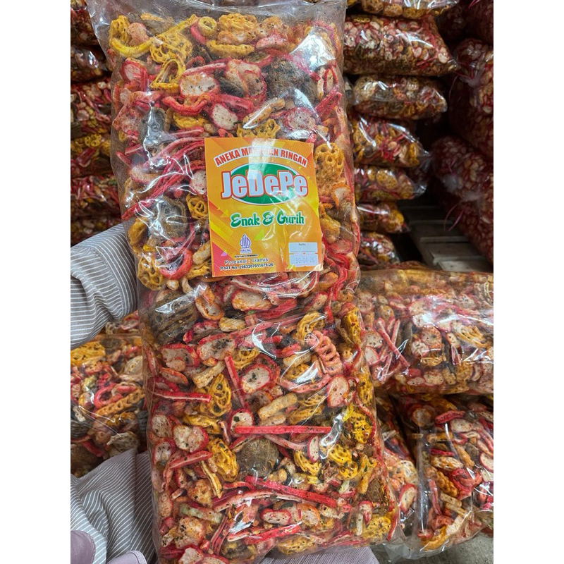 

1KG KERUPUK SEBLAK MIX seblak pedas daun jeruk