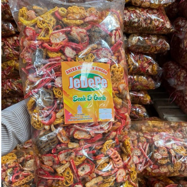 

Lezatoz_Genz Kerupuk Seblak Mix Campur 1Kg