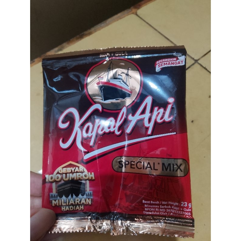 

Bungkus Kopi Kapal Api edisi Umrah isi 100 bungkus