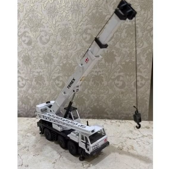 Miniatur Diecast Teleskopik Crane Terex