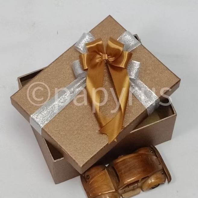 

PAPYRUS 15x20 Tinggi 10cm Kotak Kado Gift Box Hadiah V1