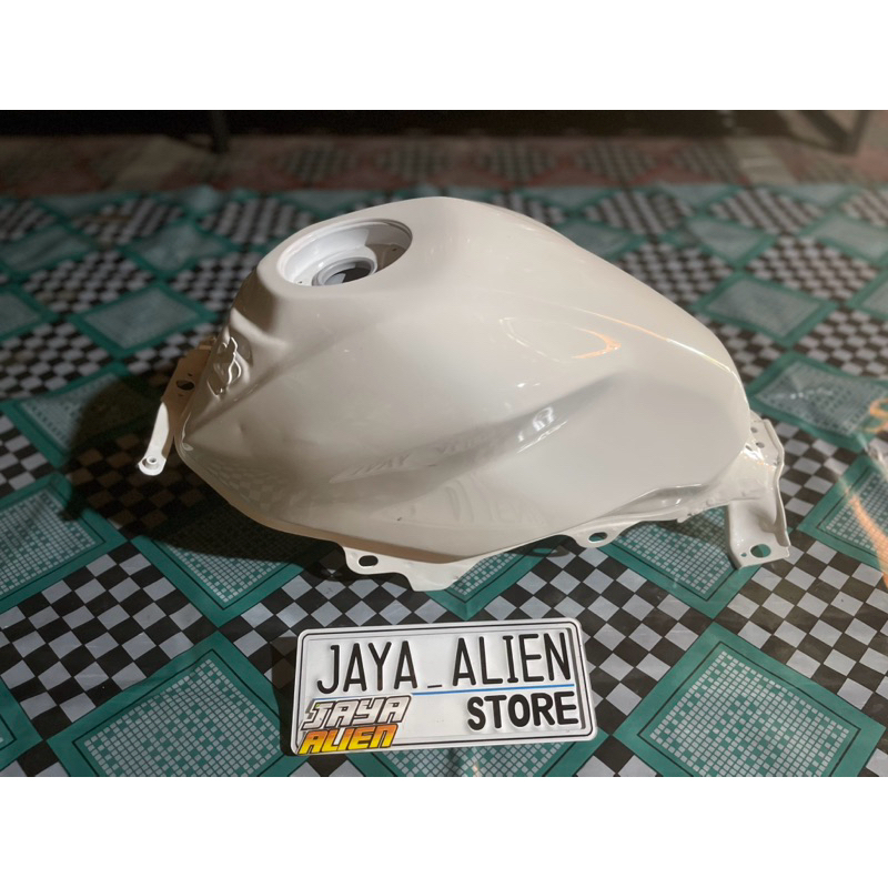 Tangki Tengki Aja CBR 150R LED Barang Masih Bagus Ori Bawaan Motor Copotan Motor Asli Cat Baru