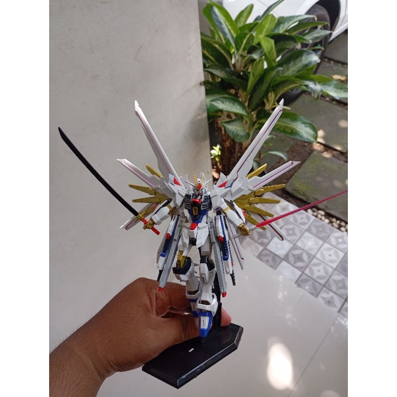 1/144 Hg Mighty Strike Freedom Gundam Bandai