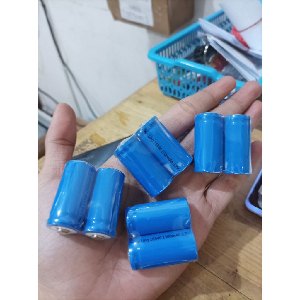Bonus Charger Cr123A / Cr16340 3.7V 1300Mah Lithium Rechargeable Baterai Scope Laser Senapan