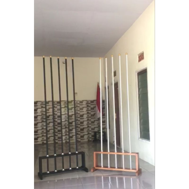 

paket tatakan bendera isi 5 lubang plus tiang stanlis 2 meteran