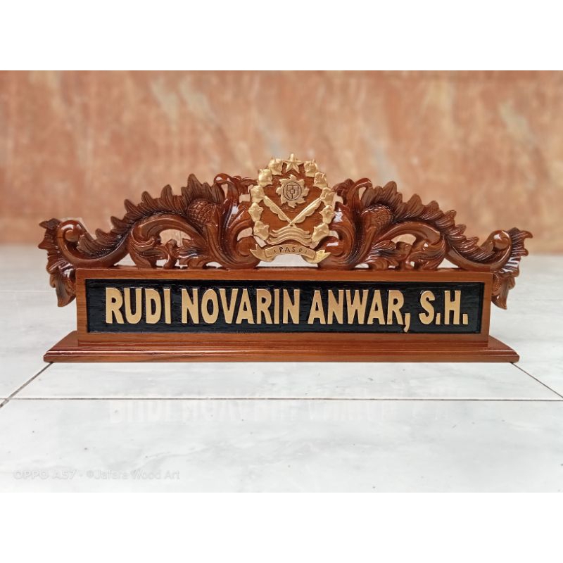 

Papan Nama Meja Jabatan Ukir Kayu Jati Custom Logo dan Ukuran