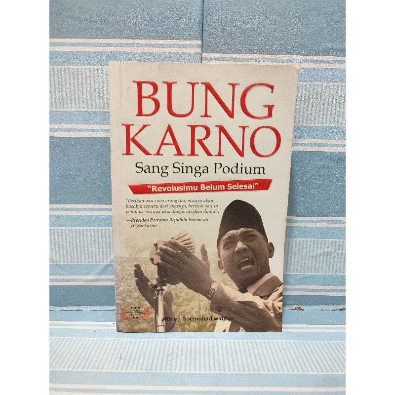 Buku bung karno sang singa podium revolusimu belum selesai