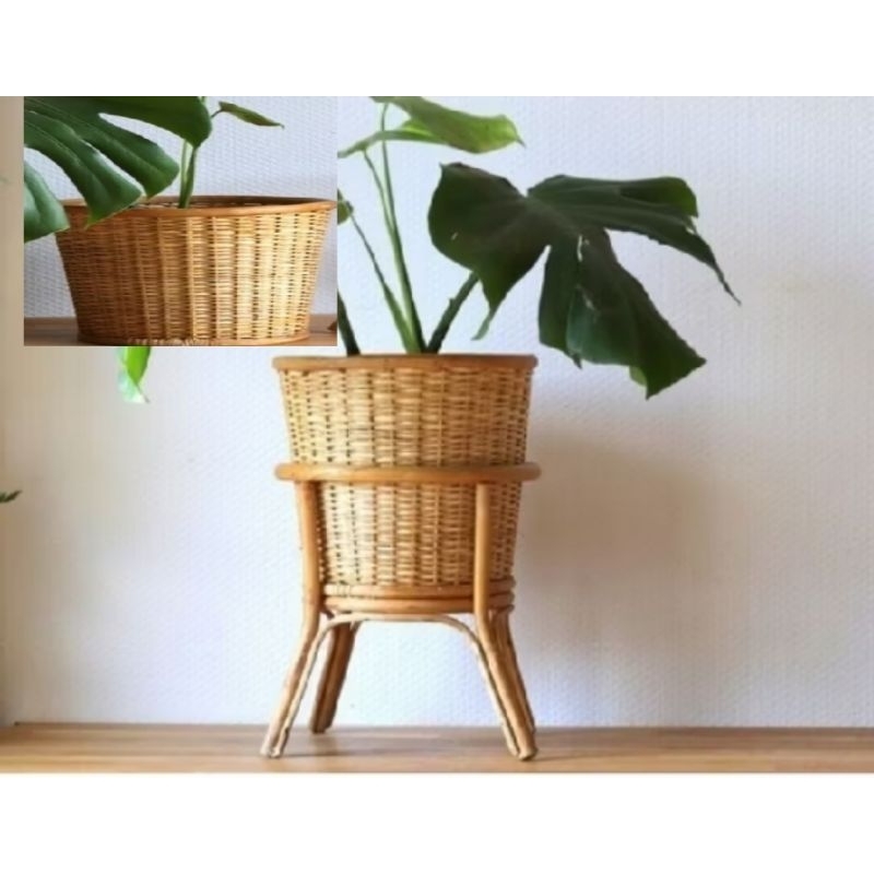 Standing Pot Rotan Alami 4 Kaki dengan Vas Bunga untuk Tanaman Hias