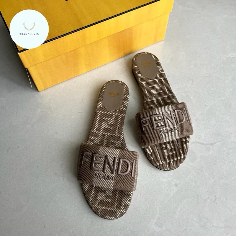 Fendi sunshine flat sandal in jacquard dove grey
