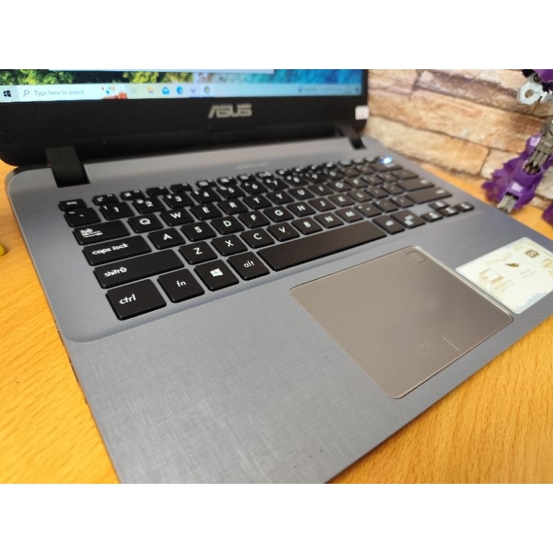 Asus A407. Core i3 gen 7