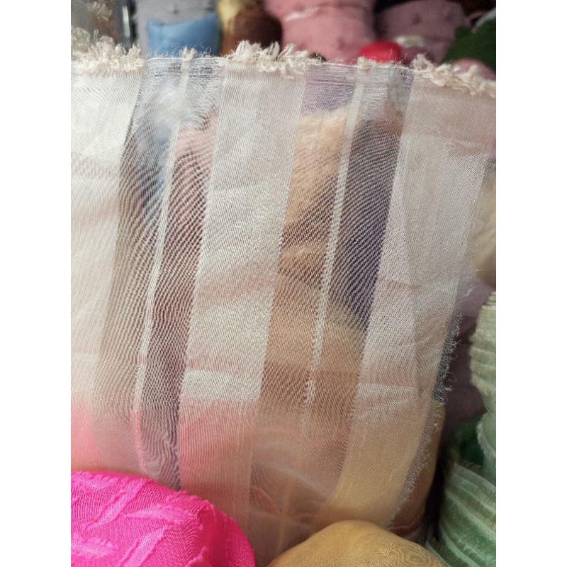 kain organza salur