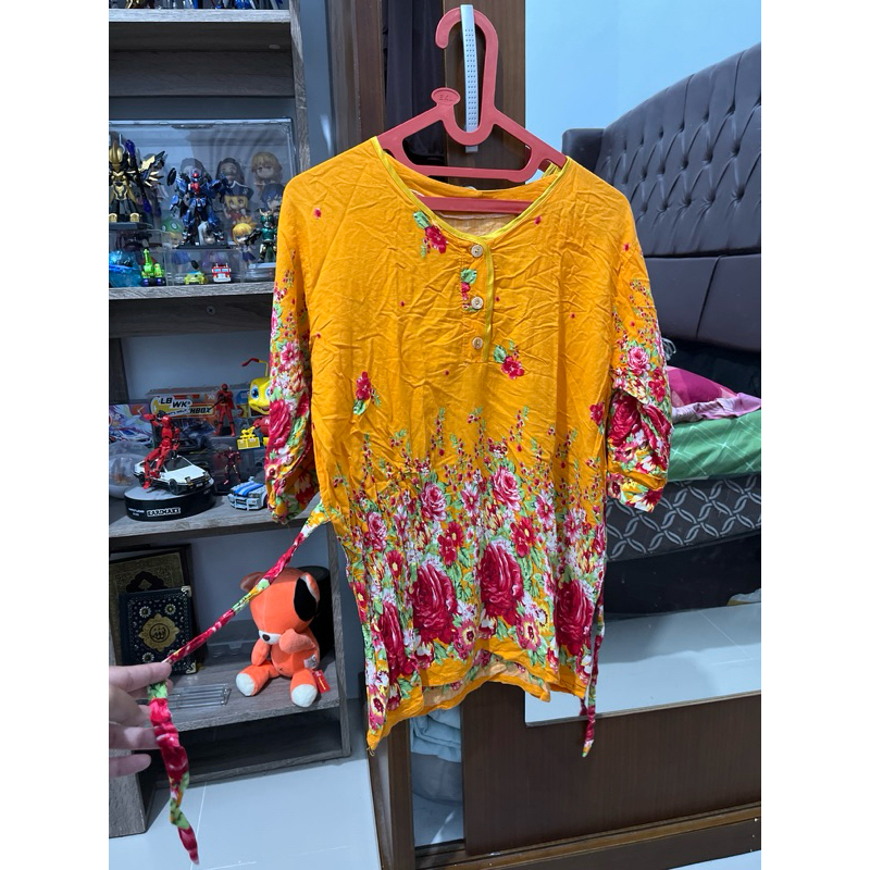 atasan baju tidur batik kuning bunga pink ld 75-85