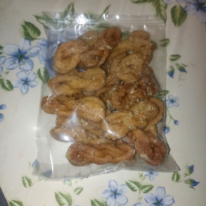 

kue tambang atau untir-untir khas Bagansiapiapi camilan tradisional Indonesia