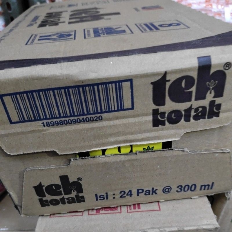 

ULTRA TEH KOTAK 300 ML ( 1 KARTON ) ISI 24 PCS