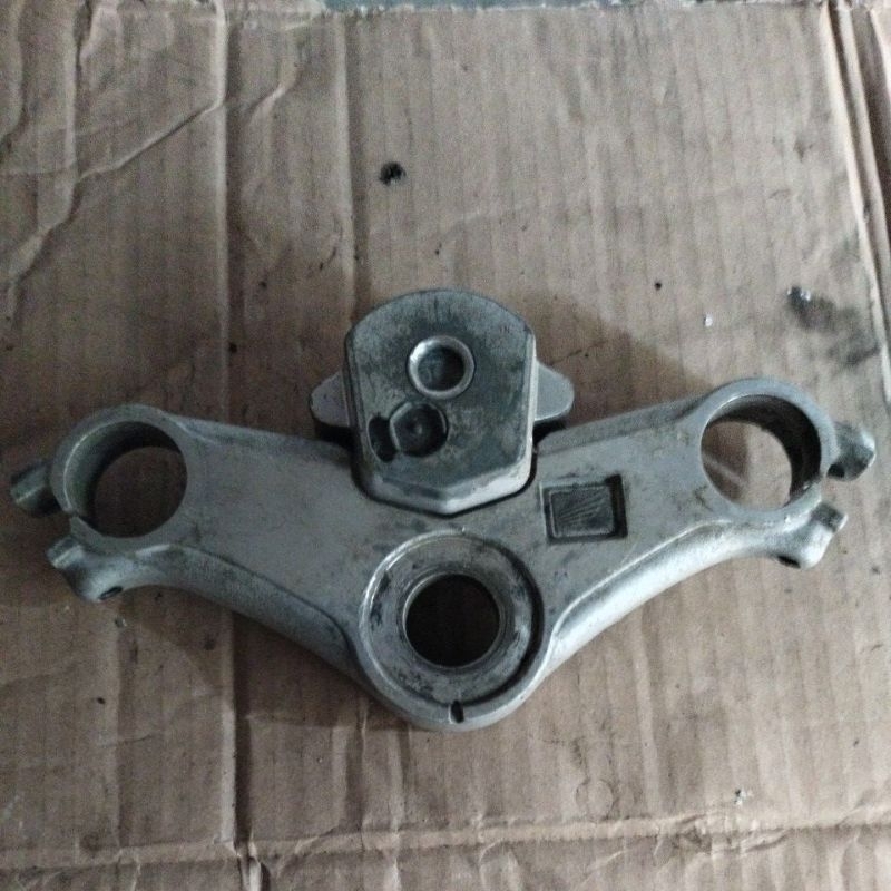 Segitiga atas Honda CBR150r k45a original copotan