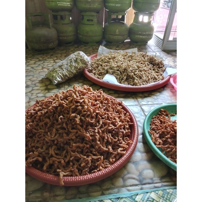 

usus krispy pedas daun jeruk dan original, glosir