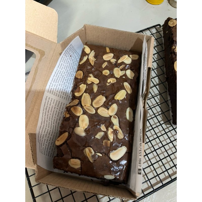 

brownis brownies fudgy almond crust
