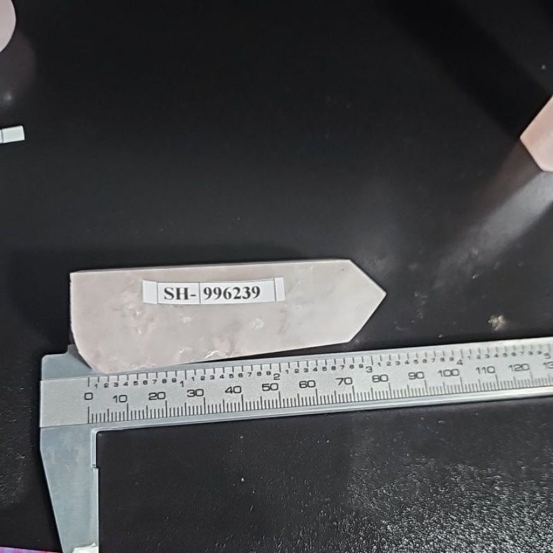 ROSE QUARTZ MADAGASCAR  POINT BATU ASLI