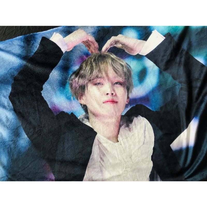 PRELOVED SELIMUT SUGA BTS BY FANSITE DTWONSONIC SUGA BLANKET