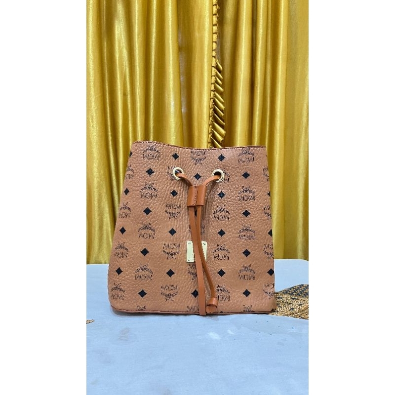 MCM TOTE RABBIT SALE