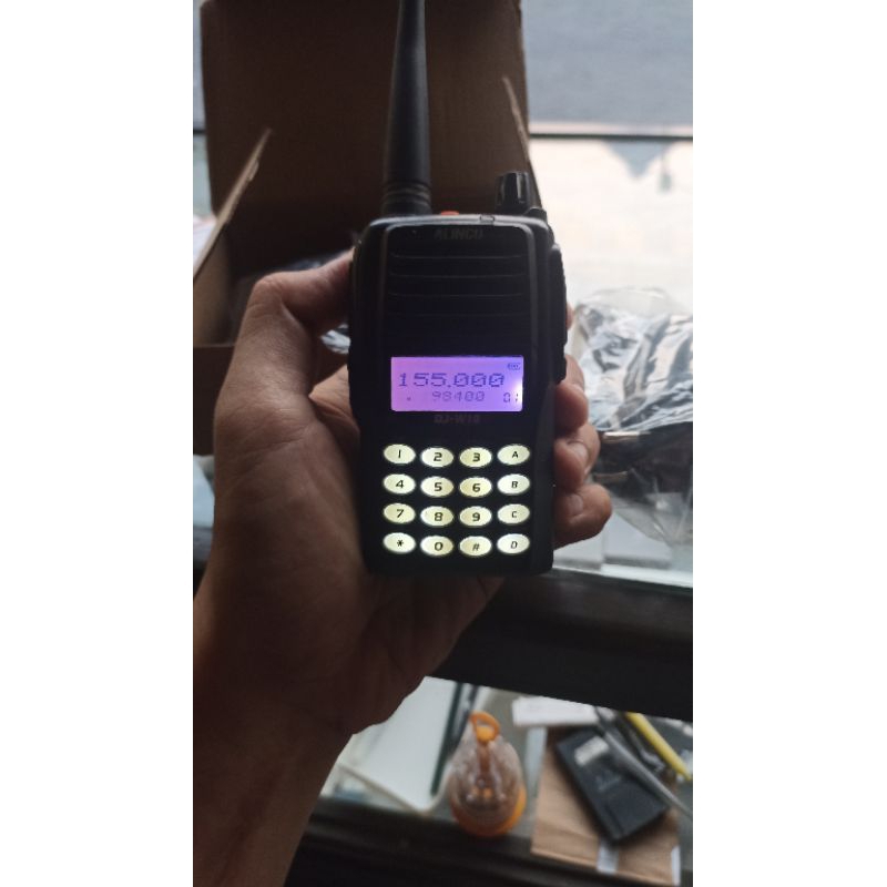 HT Alinco DJ-W10 bekas second Full set lengkap dengan charger baterai antena dan klip HT