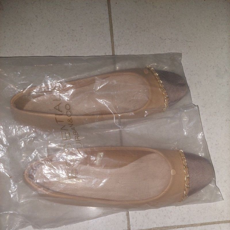 Preloved flatshoes urban n co urban&co