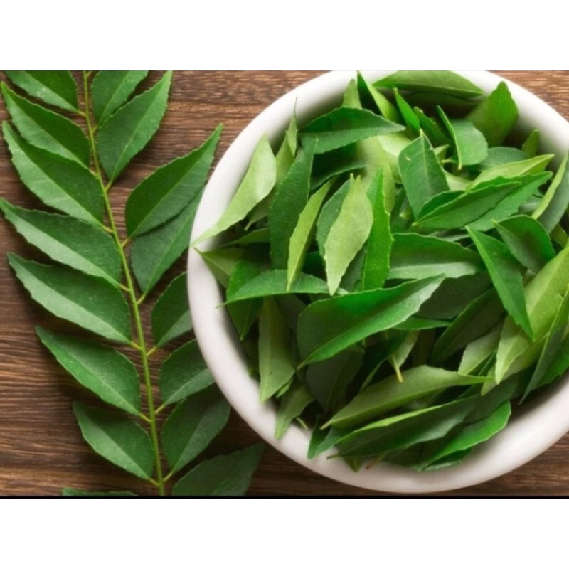 

Daun kari segar/fresh, daun temurui segar, daun salam koja (isi 20 tangkai utuh tidak diserut dari tangkai nya)