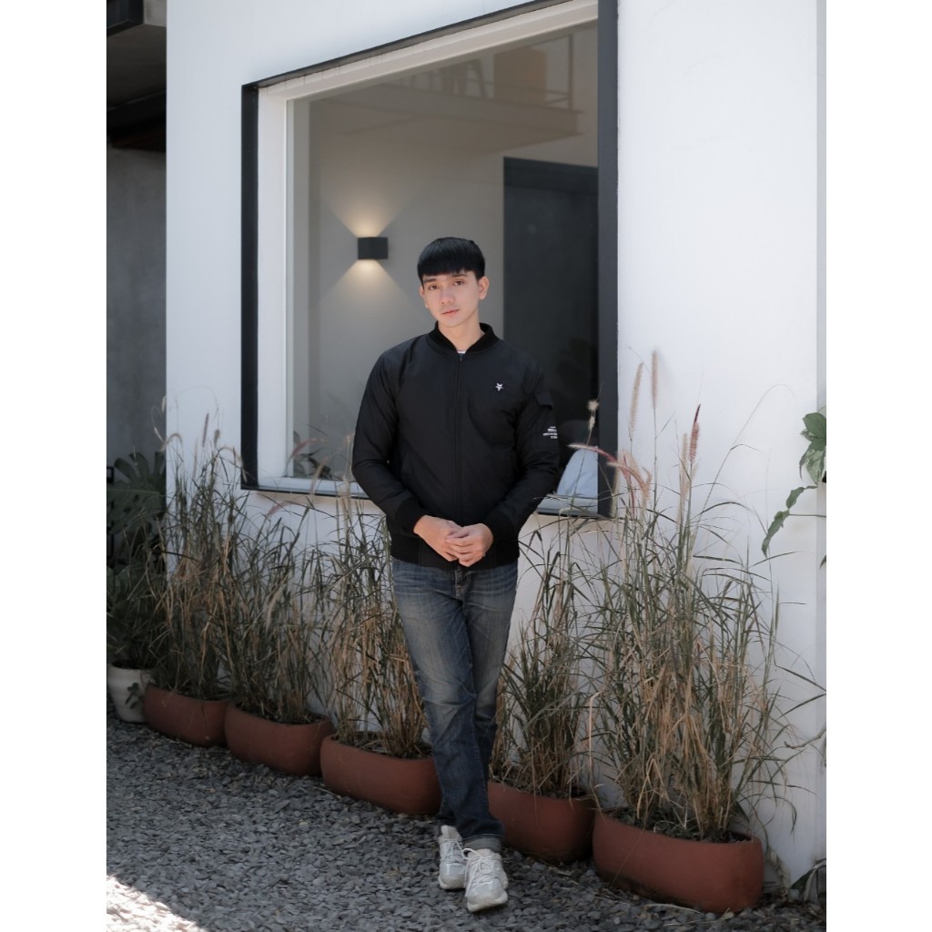 Jaket Bomber Hitam Pria Dewasa /Jaket Bomber Waterproof / Bomber Simple Keren