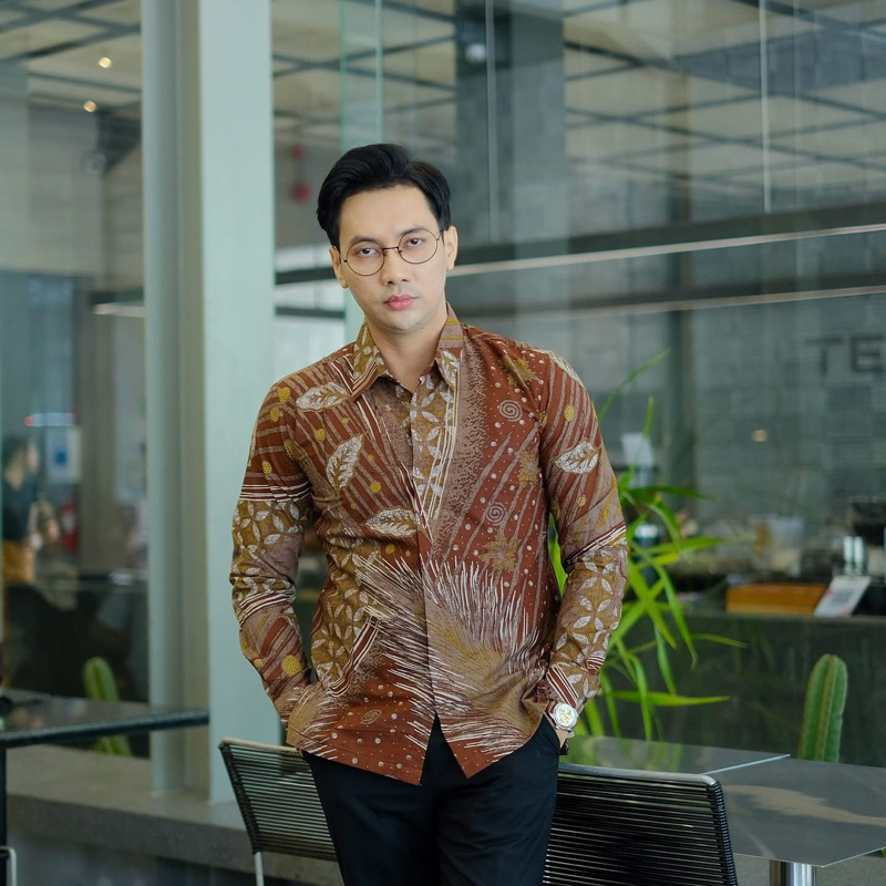 Kemeja batik motif JAYANA coklat lemon