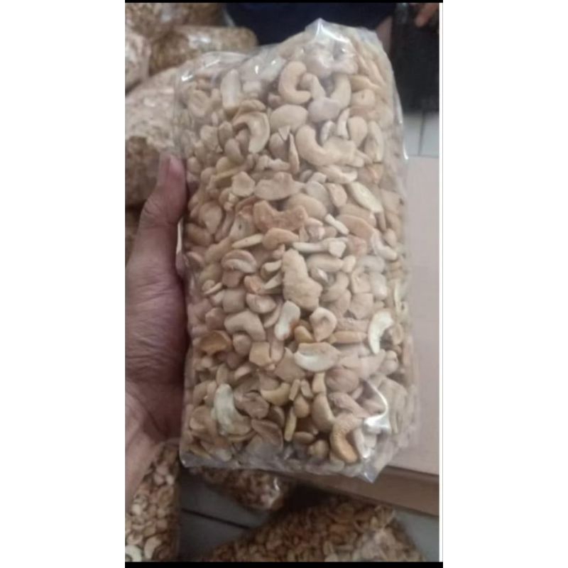 

kacang mede patahan 500gra mentah