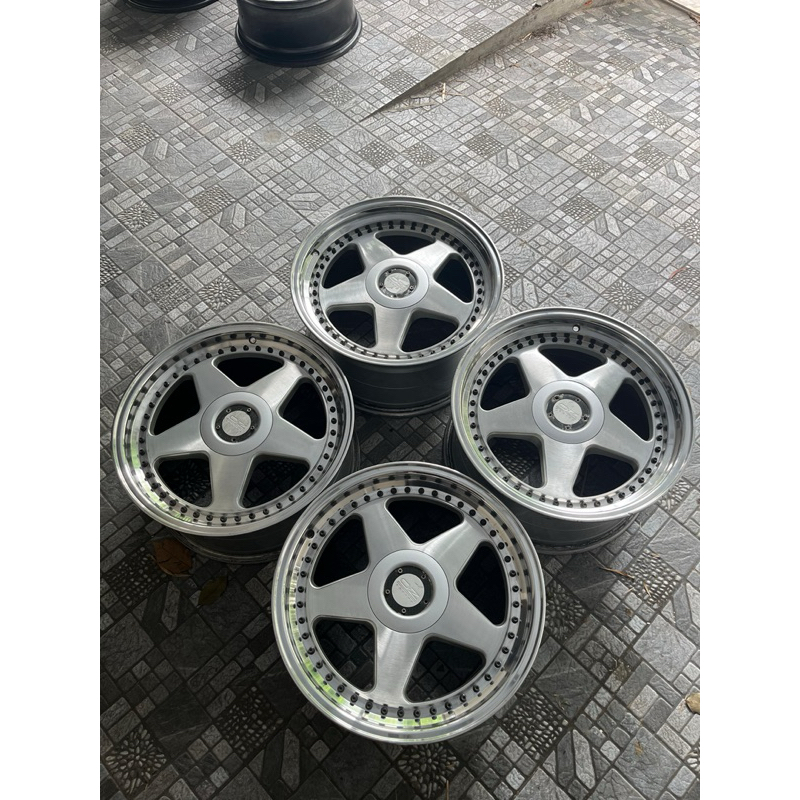 Velg OZ Futura Ring 18 Supercopy. Like Original. Lebar 8-9. Et 35. Pcd 5x114/120. For Mobil Jepang, 
